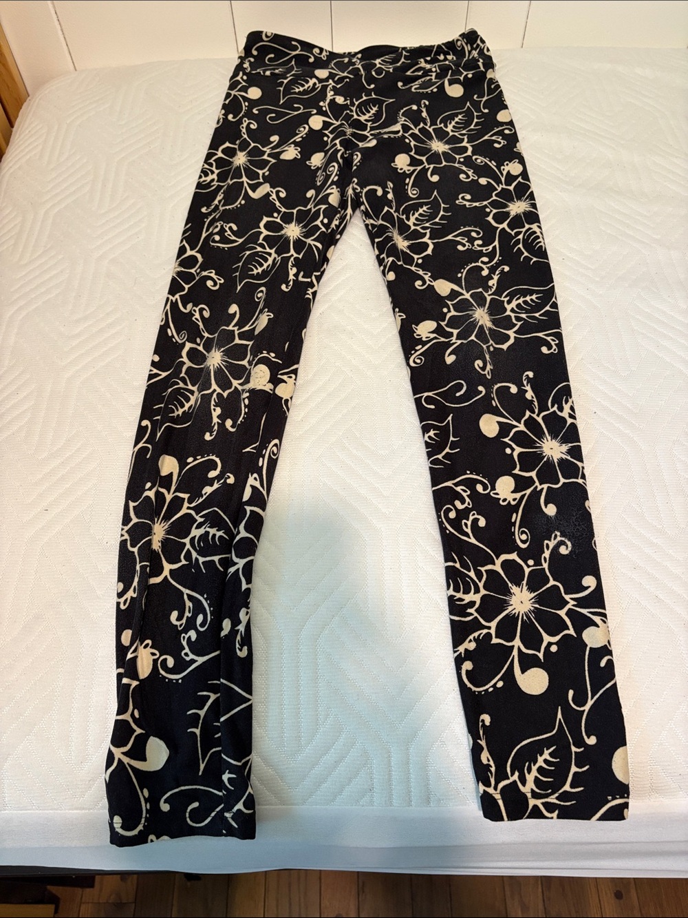 LuLaRoe Black Leggings with Cream Floral Vine Print